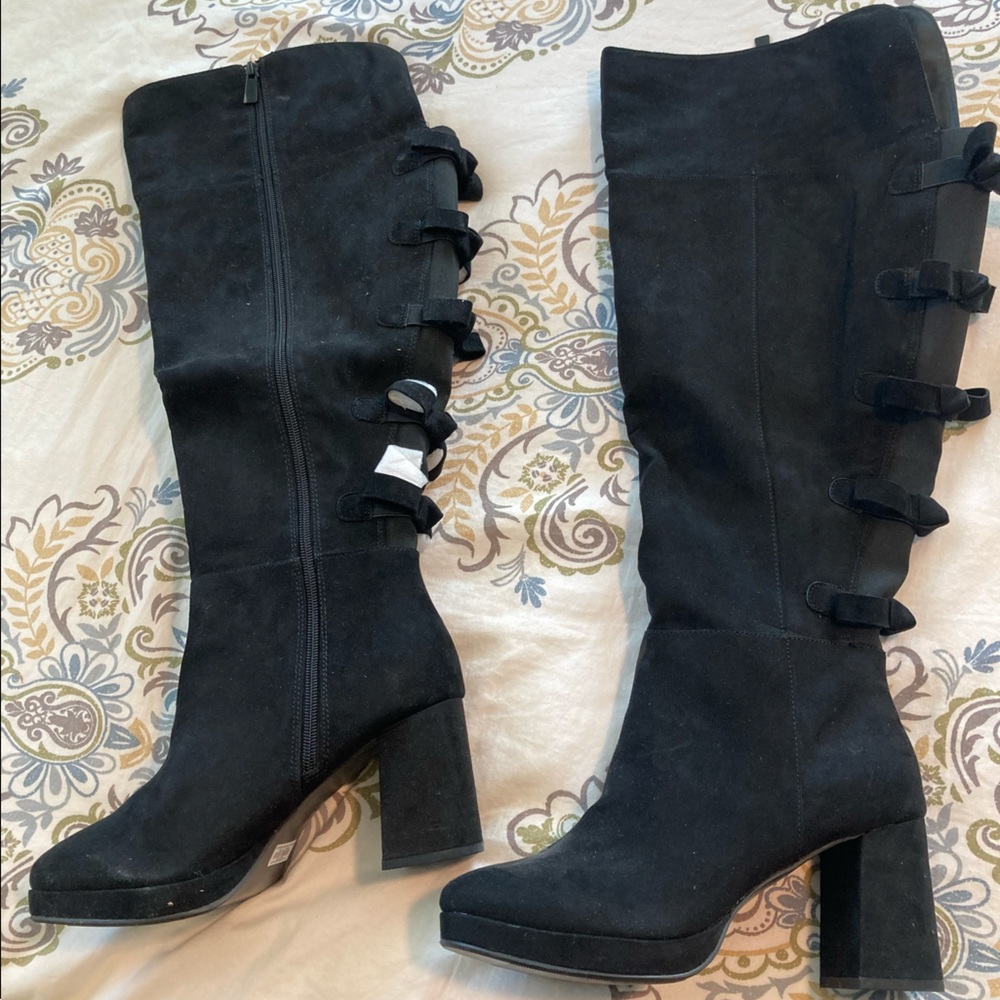 New! TORRID Black faux suede over-the-knee high heeled wide calf bow boots WC